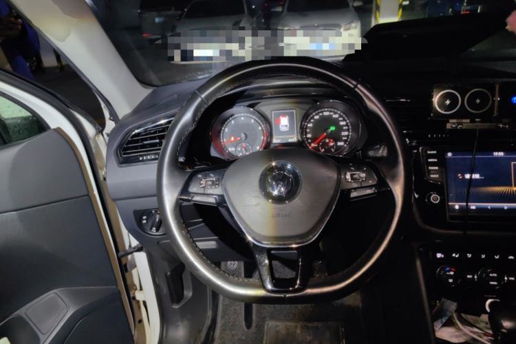 Used Volkswagen Tiguan L 2017 330TSI Automatic Two-Wheel Drive Flagship Edition Steering Wheel