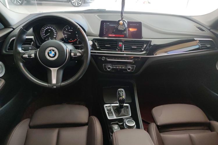 Used BMW 1 Series 2021 120i M Sport Night Edition Center Console