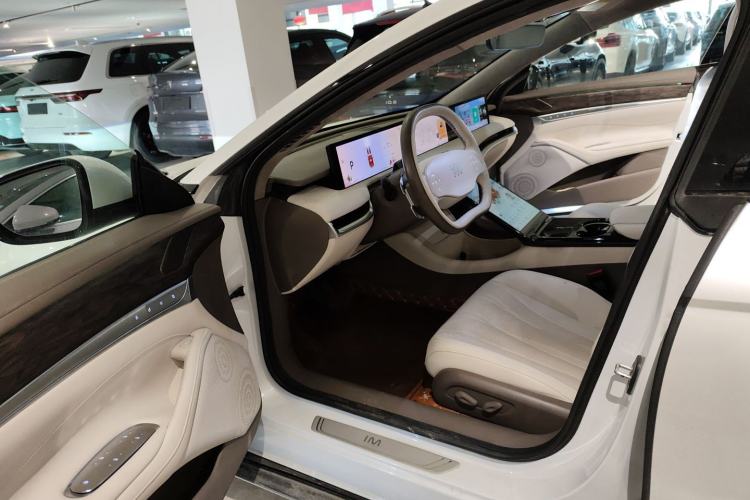 Used IM L7 2022 Dynamic Model Driver Seat