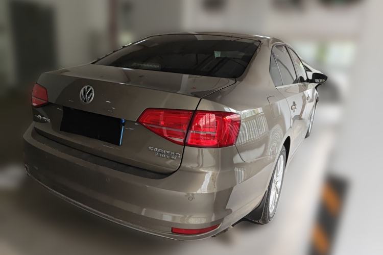 Used Volkswagen Sagitar 2015 230TSI Manual Comfort Version
