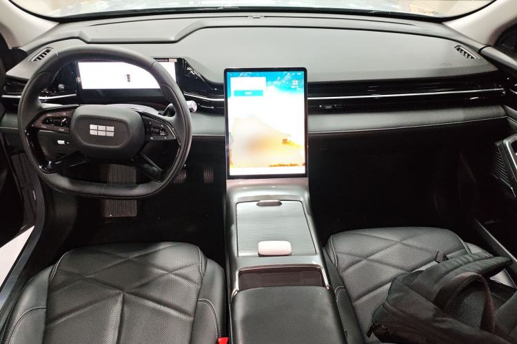 Used Geely Galaxy L6 2024 125km PLUS Dragon Edition Center Console