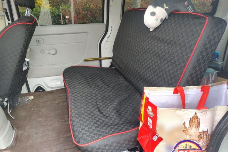 Used Jinbei New Hiace X30L CNG 2023 100L CNG Wealth Edition Bus 6/7 Seats No Air Conditioning SWCC15M Left Rear Seat