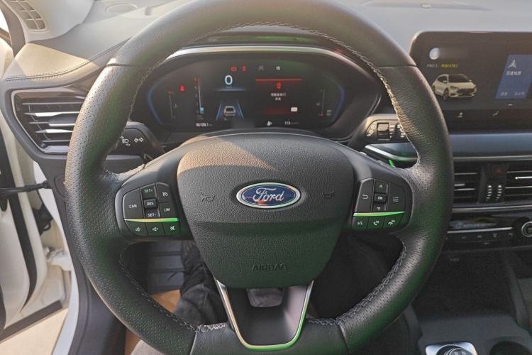 Used Ford Focus Active 2021 EcoBoost 180 Automatic Trendy Model Steering Wheel
