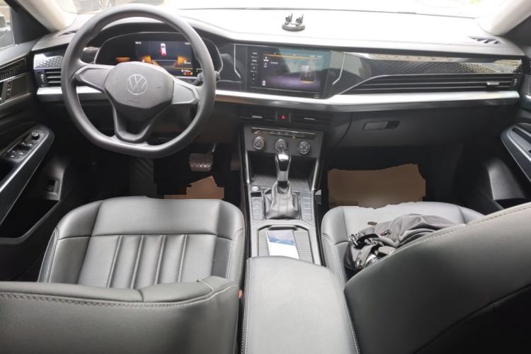 Used Volkswagen Passat 2022 280TSI Business Edition Center Console