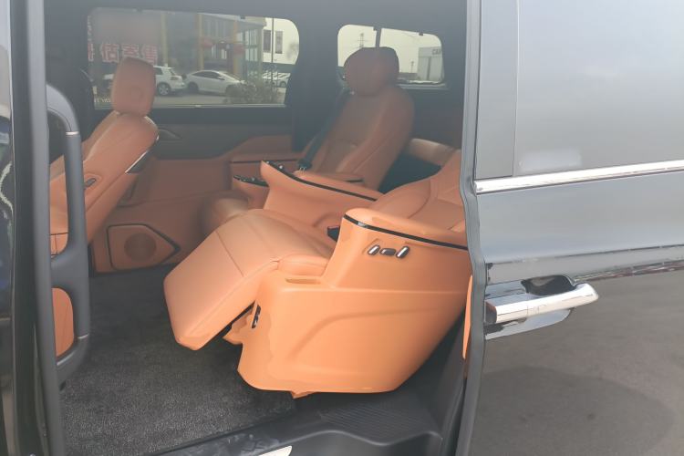 Used Wey Gaoshan 2025 Four-Wheel Drive Alpine 8 Left Rear Seat