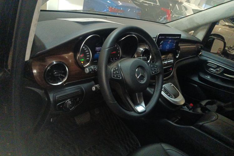 Used Mercedes-Benz V-Class 2020 V 260 Avantgarde Edition