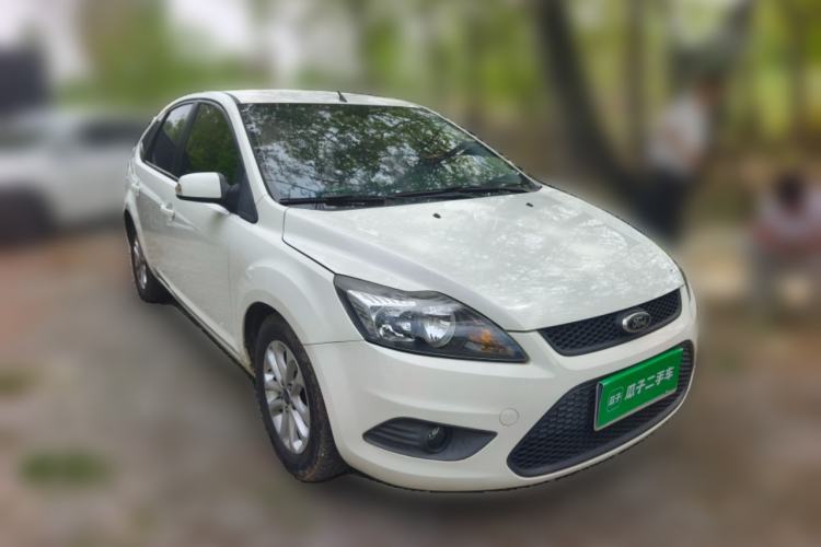 Used Ford Focus 2013 Hatchback Classic 1.8L Manual Base Model Front Right 45 Deg