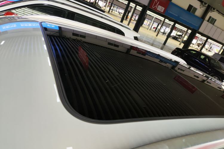 Used Hongqi HS5 2022 Facelifted Version 2.0T Smart Connect Flagship All-Wheel-Drive Edition Roof