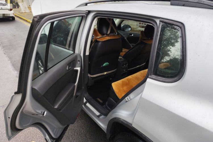 Used Volkswagen Tiguan 2010 1.8 TSI Automatic Two-Wheel Drive Trend Edition Left Rear Seat