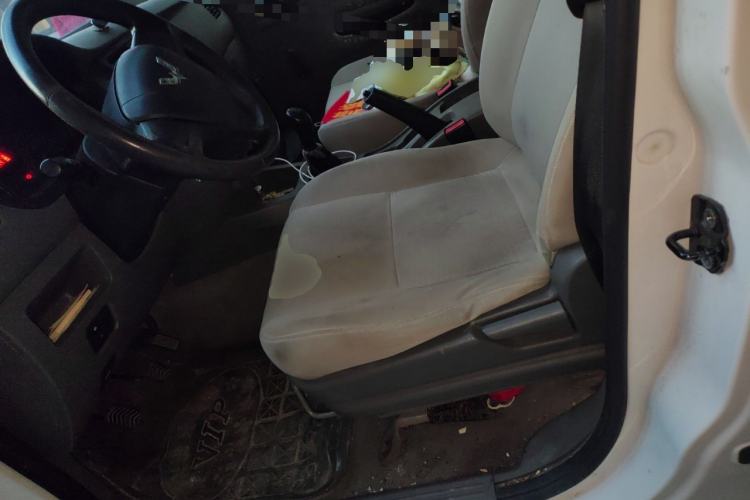 Used Wuling Rongguang V 2016 1.5L Practical Version Non-Power-Assisted
