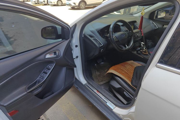 Used Ford Focus 2017 Hatchback EcoBoost 180 Automatic Elite Model Driver Seat