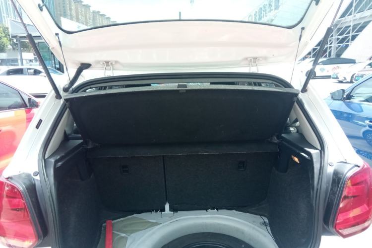 Used Volkswagen Polo 2016 1.6L Automatic Comfort Model Trunk