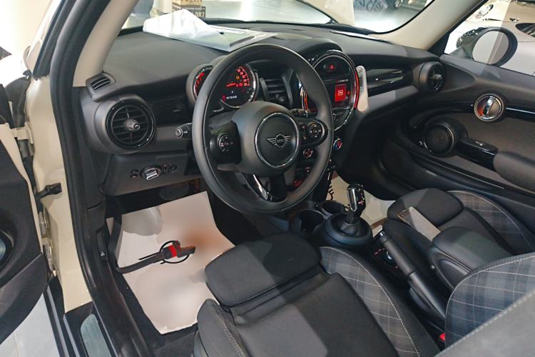 Used MINI MINI 2018 1.5T COOPER Classic Edition
