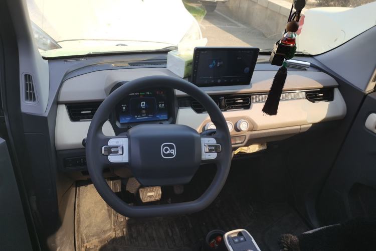 Used Chery QQ Ice Cream 2024 Edition Youth Version 205km Sundae Center Console