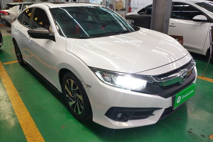 Used Honda Civic 2016 220TURBO CVT Luxury Edition Front Right 45 Deg