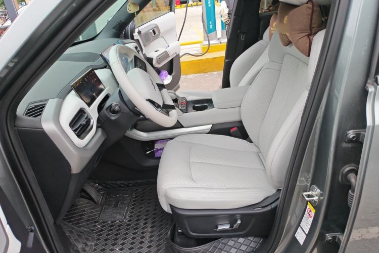 Used Formula Leopard Titanium 3 2025 501 km Range Rear-Wheel Drive Intelligent Driving Max Edition
