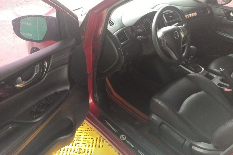 Used Nissan Tiida 2016 1.6L CVT Cool Dynamic Edition