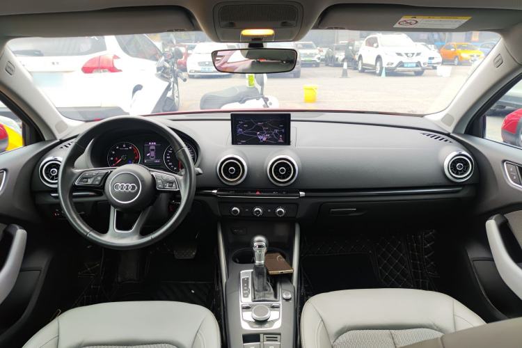 Used Audi A3 2019 Limousine 35 TFSI Fashion Edition China VI Emission Standard Center Console
