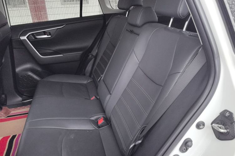 Used Toyota Wildlander 2023 Dual-Motor 2.5L E-CVT Two-Wheel Drive Luxury PLUS Edition Left Rear Seat