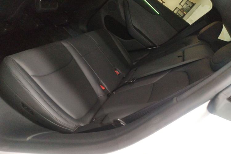 Used Tesla Model Y 2025 Rear-Wheel-Drive Version