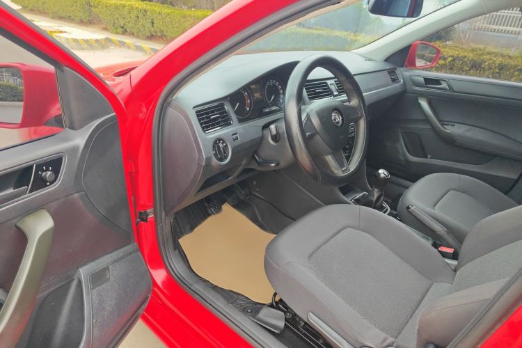 Used Skoda Rapid Spaceback 2016 Revised Version 1.6L Manual Front-Drive Edition