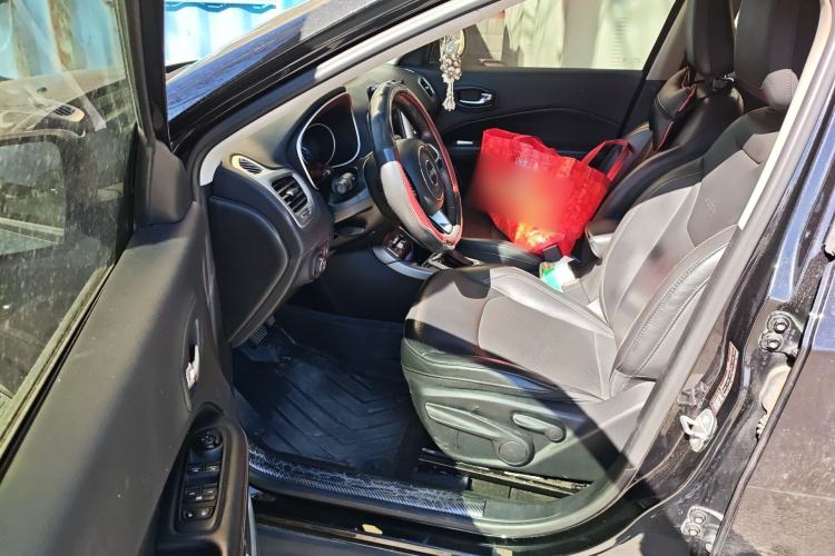 Used Jeep Compass 2017 200T Automatic Family Edition
