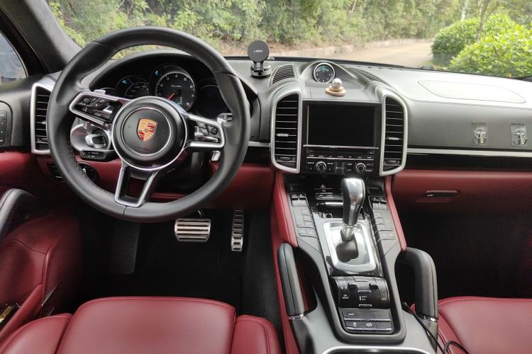 Used Porsche Cayenne 2015 Cayenne Turbo 4.8T Center Console