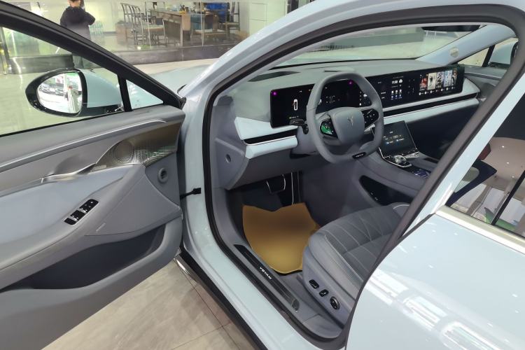 Used VOYAH PASSION 2023 Four-Wheel Drive Long-Range Version Interior 3