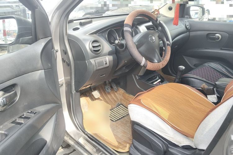 Used Nissan Livina 2013 1.6XE Manual Comfort Edition
