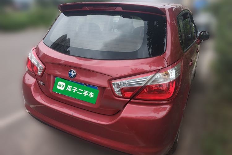 Used Venucia R50 2015 1.6L Manual Fashion Edition
