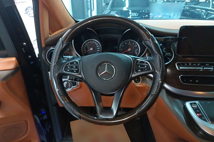 Used Mercedes-Benz V-Class 2020 V 260 Avantgarde Edition