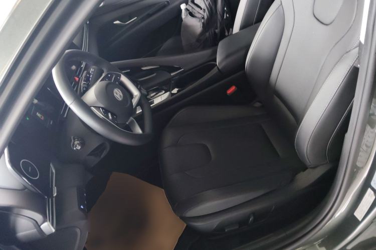 Used Hyundai Elantra 2023 1.5L CVT LUX Prestige Edition Left Front Seat