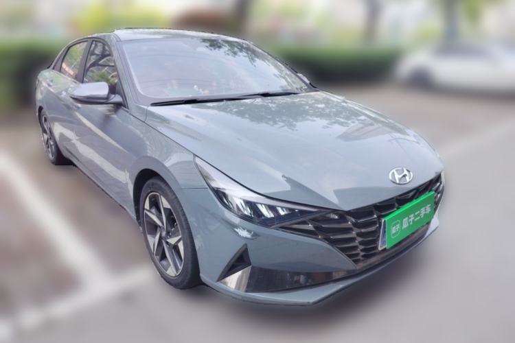 Used Hyundai Elantra 2021 1.5L CVT LUX Prestige Edition Front Right 45 Deg