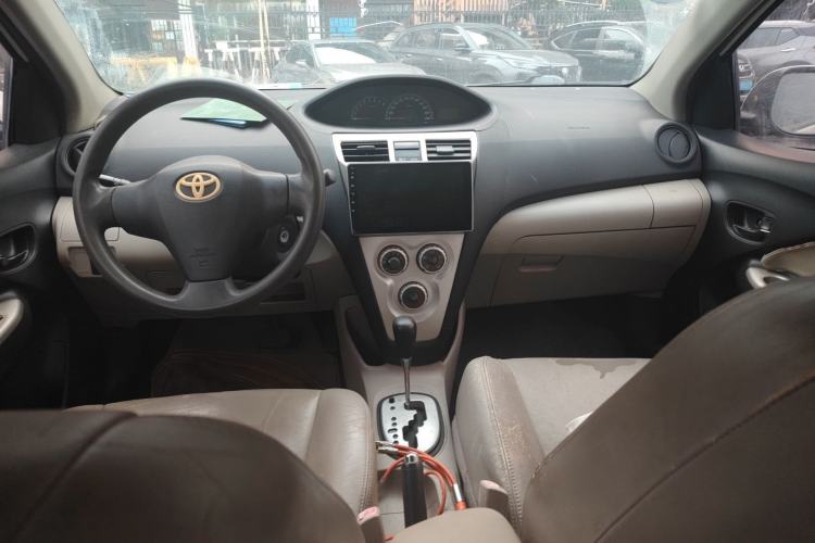 Used Toyota Vios 2008 1.6L GL-i AT Center Console