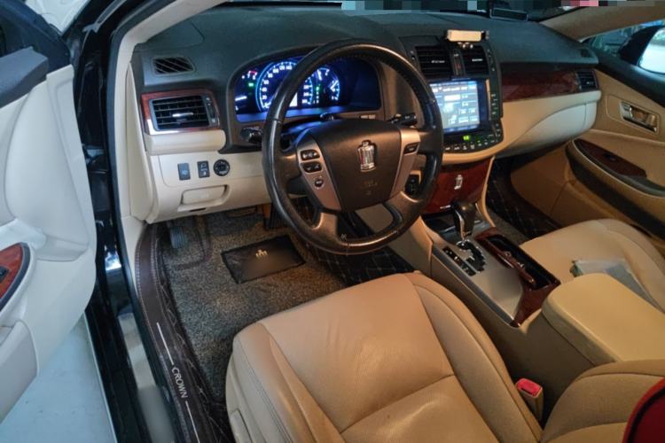 Used Toyota Crown 2012 2.5L Royal Leather Edition Center Console