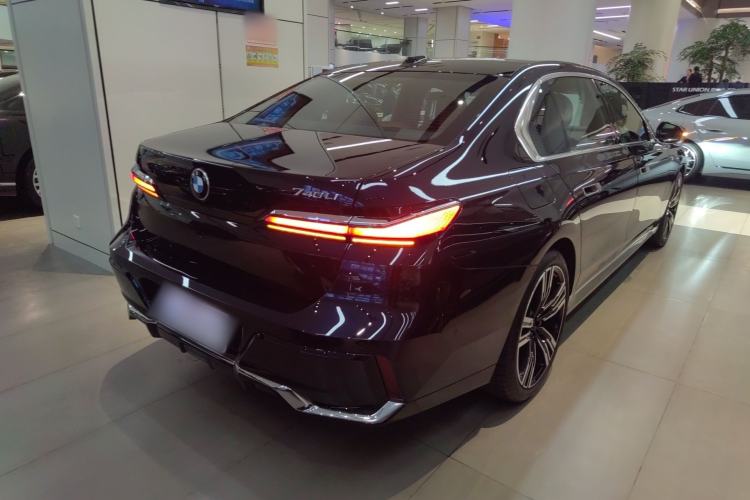 Used BMW 7 Series 2023 740Li Luxury Edition M Sport Package Rear Right 45 Deg