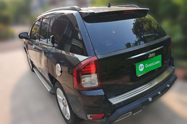 Used Jeep Compass 2015 2.0L two-wheel drive sport version