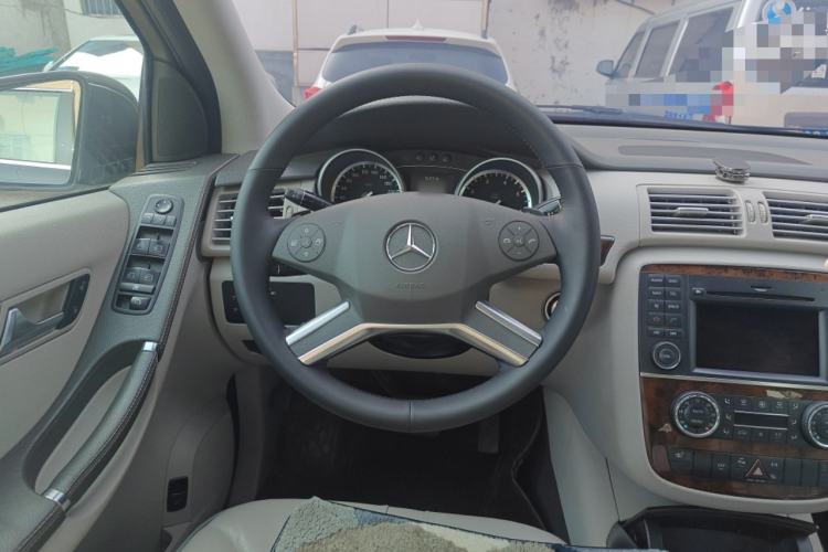 Used Mercedes-Benz R-Class 2010 R 350 L 4MATIC