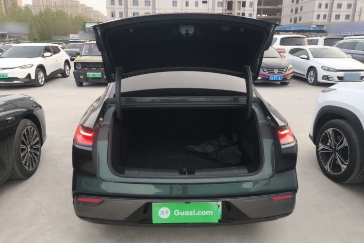 Used Geely Galaxy 8 2025 130km EM-P Starship Edition
