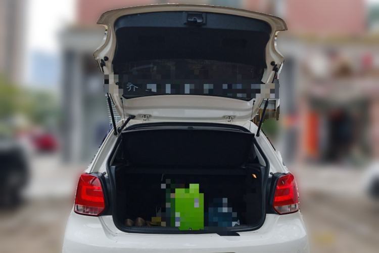 Used Volkswagen Polo 2011 1.6L Automatic ZhiShang Version Trunk