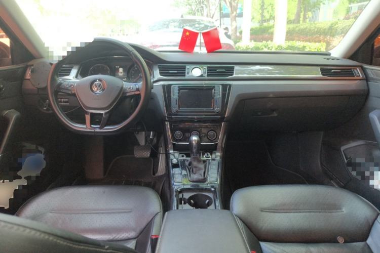 Used Volkswagen Passat 2017 330TSI DSG Prestige Edition Center Console