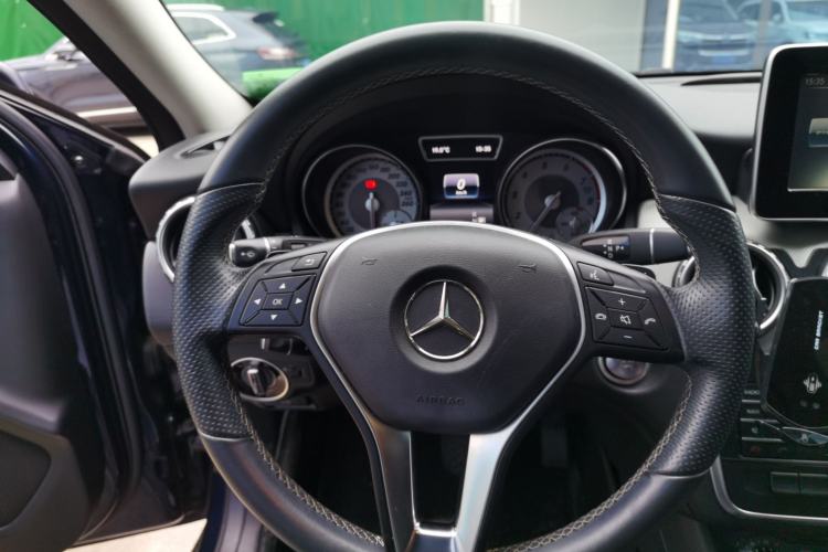 Used Mercedes-Benz GLA 2016 GLA 200 Sport Edition Steering Wheel