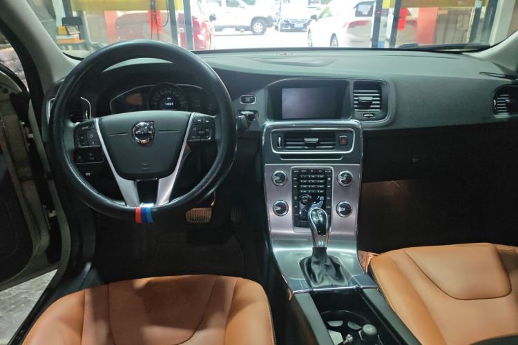 Used Volvo S60 2019 S60L T3 Intelligent Upgrade Edition Center Console