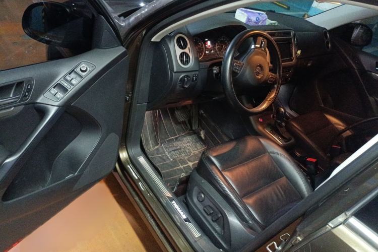 Used Volkswagen Tiguan L 2015 2.0 TSI Automatic All-Wheel Drive Luxury Edition