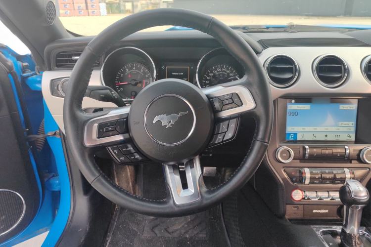 Used Ford Mustang 
