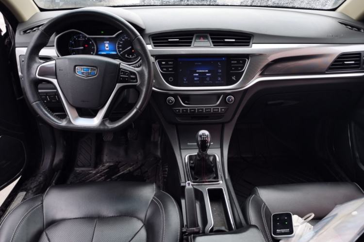 Used Geely Auto Emgrand 2017 Sedan Million Edition 1.5L Manual - Upward Version Center Console