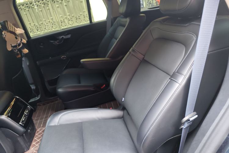 Used Lincoln Aviator 2022 3.0T V6 Four-Wheel Drive Centennial Limited Edition Left Rear Seat