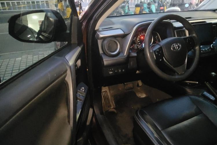 Used Toyota RAV4 2016 2.0L CVT Two-Wheel Drive Fashion Edition China V Standard