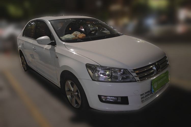 Used Volkswagen Santana 2015 1.6L Manual Comfort Edition Front Right 45 Deg