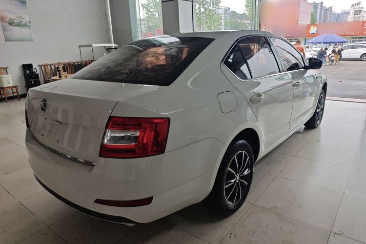 Used Skoda Octavia 2017 1.6L Automatic Smart Drive Edition Rear Right 45 Deg